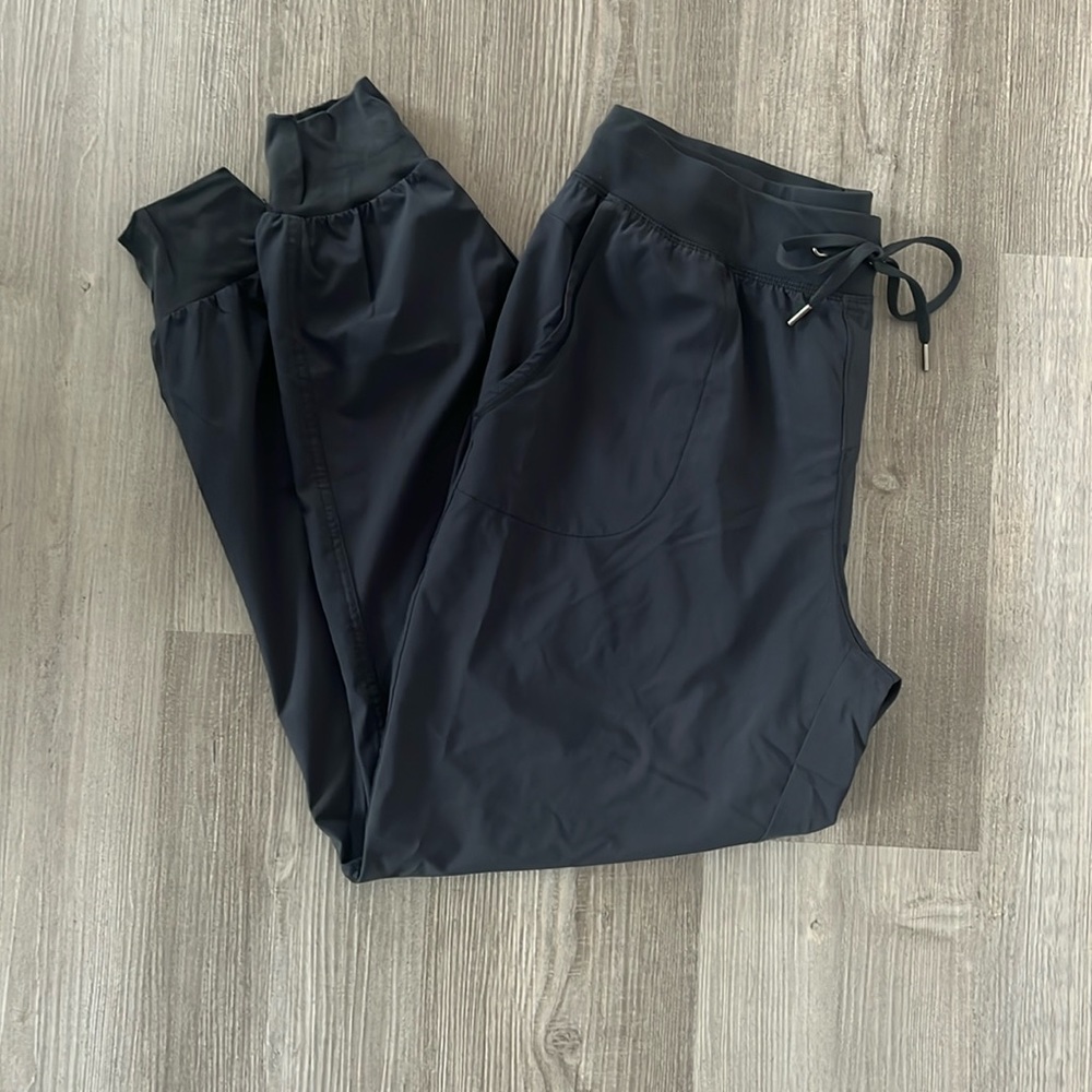 Women’s joggers